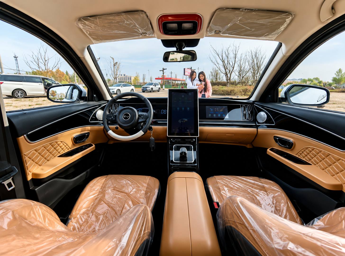 Салон электромобиля в стиле BMW, передняя панель и сиденья