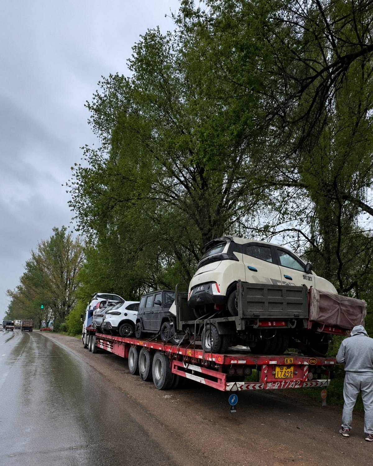 Автомобили NOVAVTO на автовозе во время доставки