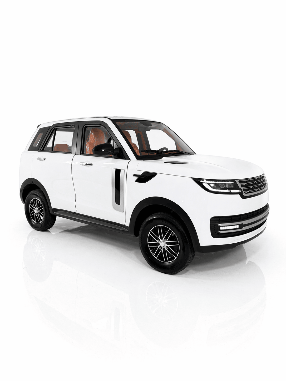 Белый компактный электромобиль в стиле E-Range